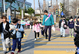 안산시/이민근 안산시장, 로봇캅순찰대와‘안전 등굣길’캠페인 펼쳐