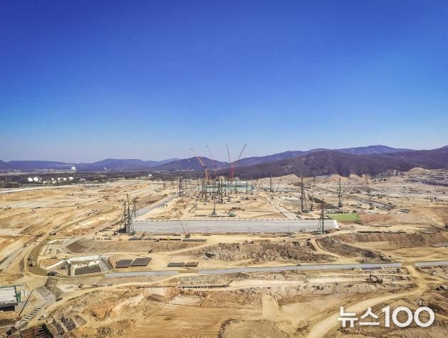 처인구 원삼면에 조성이 진행 중인 '용인 반도체클러스터 일반산업단지' 공사현장 전경