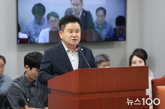경기도의회 건설교통위원회 소속 문병근 의원(국민의 힘, 수원11)