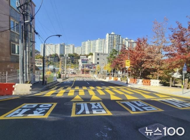 용인특례시 마북동 교동마을 현대홈타운 정문 앞 우회전 전용차로 확장