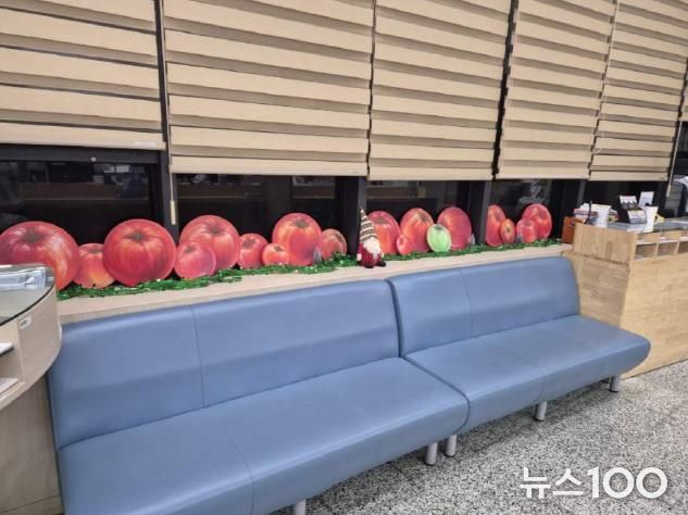 주민 손길로 더 따뜻해진 의정부시 송산2동…연말 맞이 감성 민원실 운영