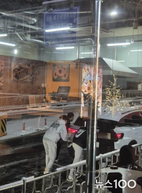 제보자가촬영해국민신문고에올린선행학생들