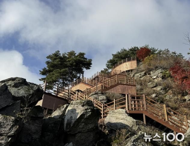 포천시, 왕방산(관모봉) 나무 계단 설치 완료