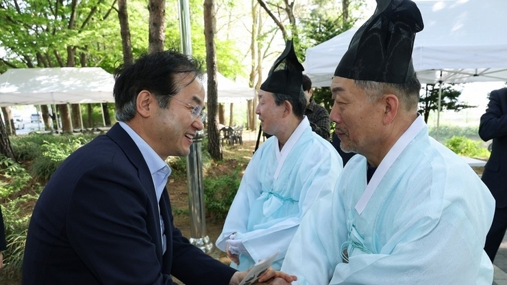 이동환 고양특례시장, 백석1동 흰돌도당제 참석