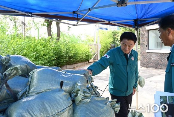 김동근 시장이 여름철 집중호우에 대비해 재해위험지역 및 배수펌프장, 반지하 주택가 등을 대상으로 긴급 현장점검을 진행했다.