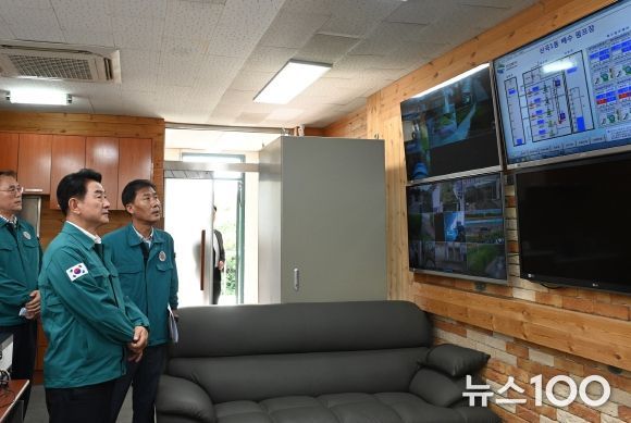 김동근 시장이 여름철 집중호우에 대비해 재해위험지역 및 배수펌프장, 반지하 주택가 등을 대상으로 긴급 현장점검을 진행했다.