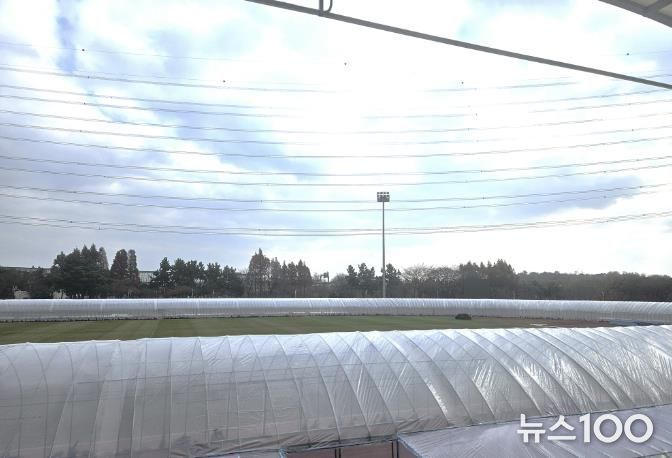 시흥도시공사, 동절기 육상경기장 비닐온실 트랙 시민 개방시간 확대