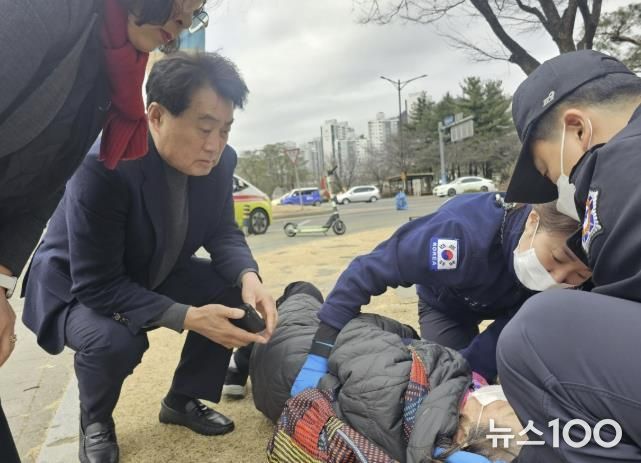 하은호 군포시장 길에 쓰러진 할머니 구조