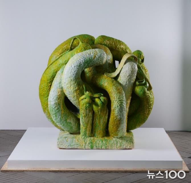 2024경기도자비엔날레_국제공모전_대상_위 매트 웨델(미국), 결실結實의 풍경,2017.