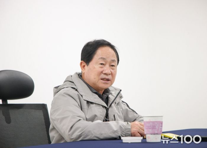 업체관계자와 미팅 중인 주광덕 시장